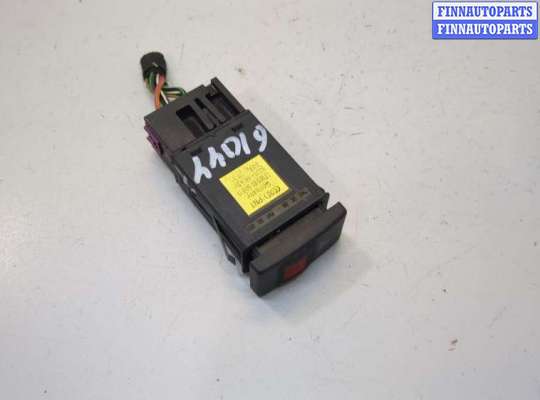 Кнопка аварийки AU1547629 на Audi A4 (B5) 1994-2000
