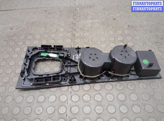 купить Пластик центральной консоли на Volkswagen Passat 7 2010-2019 Америка