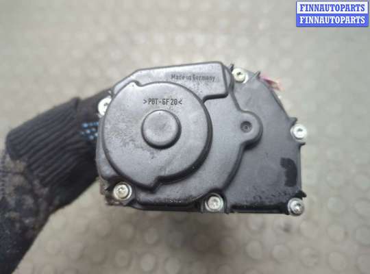 Заслонка дроссельная на Volkswagen Golf IV (1J)