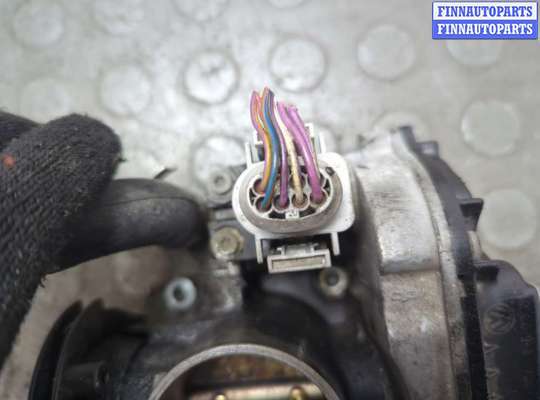 Заслонка дроссельная на Volkswagen Golf IV (1J)