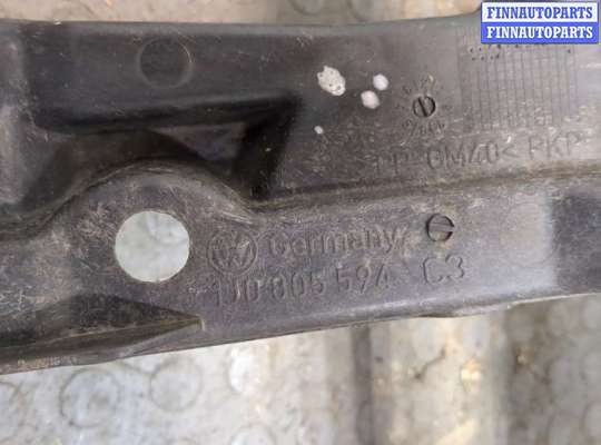 купить Рамка передняя (телевизор) на Volkswagen Golf 4 1997-2005