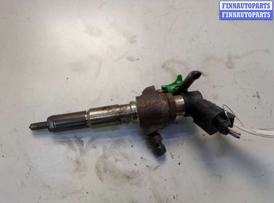 Форсунка топливная на Peugeot 3008 I