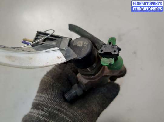 Форсунка топливная на Peugeot 3008 I