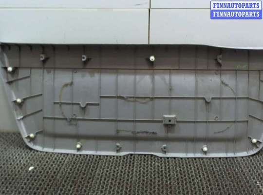 купить Обшивка крышки (двери) багажника на Toyota Highlander 1 2001-2007