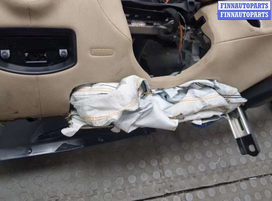 Панель передняя салона (Торпедо) на Mercedes-Benz CLS (C218)