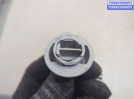 купить Кронштейн козырька солнцезащитного на Volkswagen Jetta 7 2018-2024