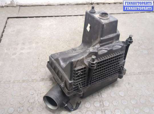 Корпус воздушного фильтра на Land Rover Freelander II
