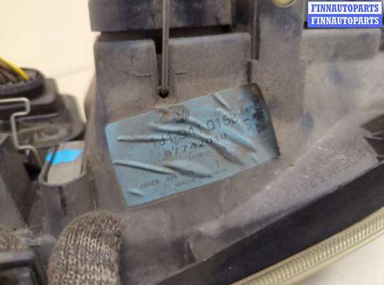Фара передняя на Volkswagen Golf IV (1J)