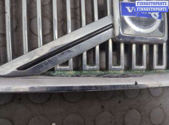 купить Решетка радиатора на Volvo V70 2000-2007