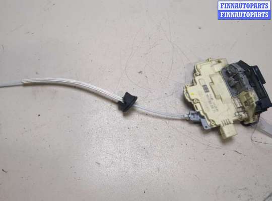 Замок боковой двери на Audi Q7 (4L)