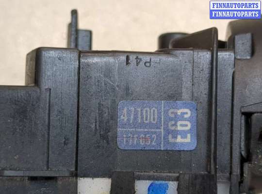 купить Переключатель поворотов на Toyota Prius 2003-2009