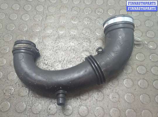 Патрубок интеркулера RN1575266 на Renault Trafic 2001-2014