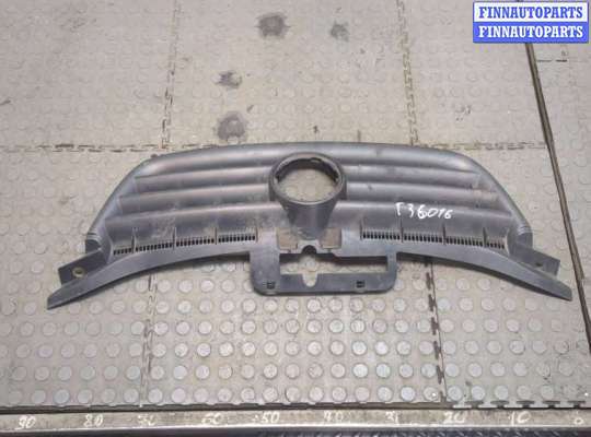 купить Решетка радиатора на Volkswagen Touran 2003-2006