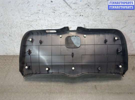 купить Обшивка крышки (двери) багажника на Toyota Auris E15 2006-2012