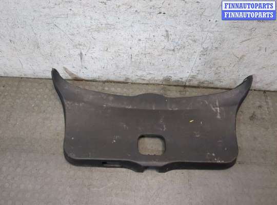 Обшивка крышки (двери) багажника TT850424 на Toyota Auris E15 2006-2012