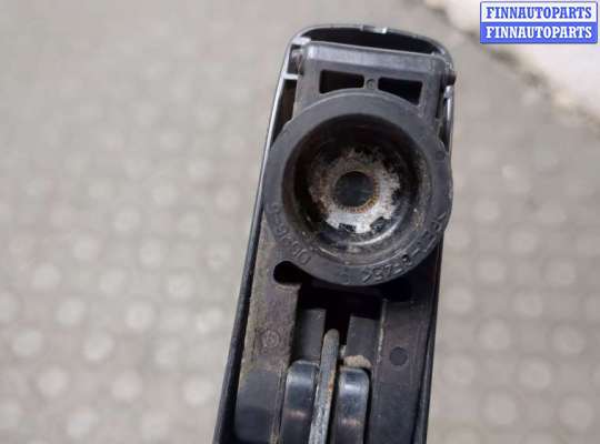 купить Щеткодержатель на Toyota Auris E15 2006-2012