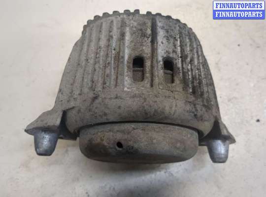 Подушка крепления двигателя MB1465372 на Mercedes C W204 2007-2013