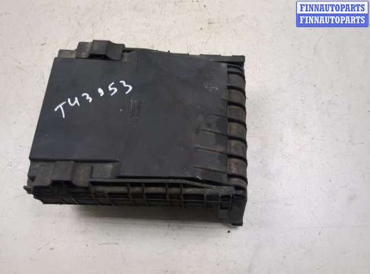Блок предохранителей VG2428315 на Volkswagen Touran 2006-2010