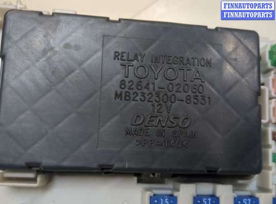 купить Блок предохранителей на Toyota Corolla E12 2001-2006