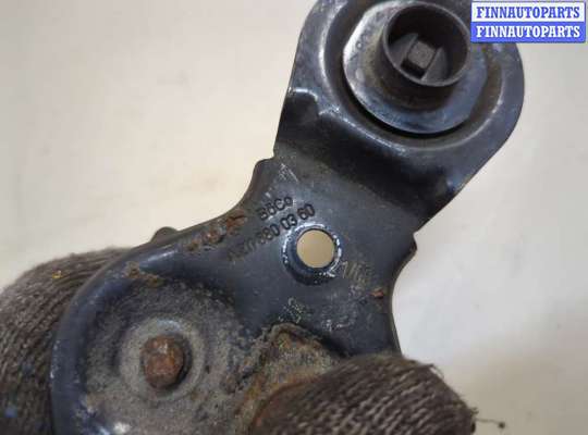 Замок капота на Mercedes-Benz E (W211)