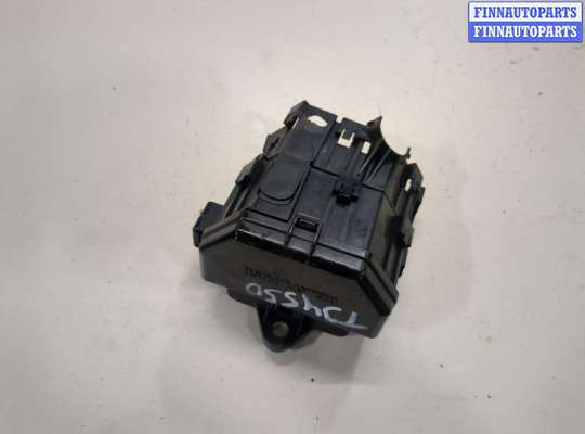 купить Блок предохранителей на Toyota RAV 4 2000-2005