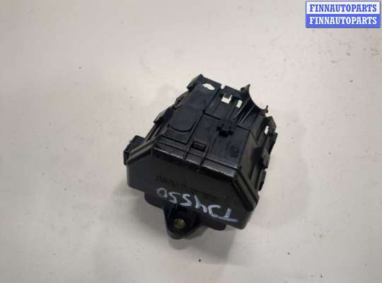 купить Блок предохранителей на Toyota RAV 4 2000-2005