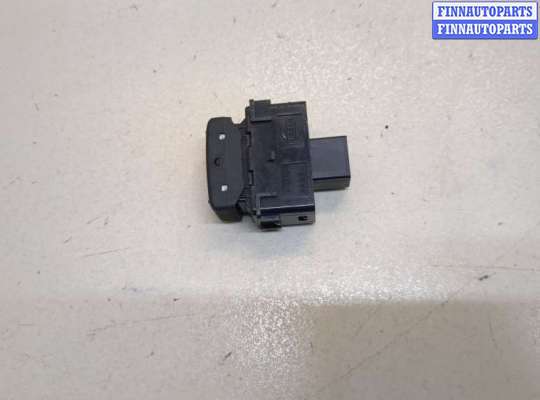 купить Кнопка крышки багажника на Infiniti QX56 2004-2010