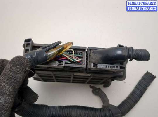 купить Кронштейн блока управления на Toyota Auris E15 2006-2012