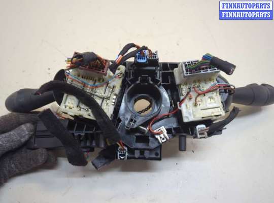 Подрулевой переключатель на Renault Clio IV