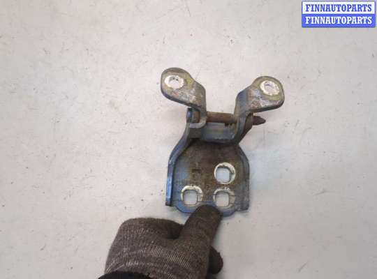 купить Петля двери на Chrysler Pacifica 2003-2008