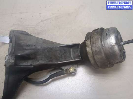 купить Подушка крепления двигателя на Volkswagen Passat 5 1996-2000