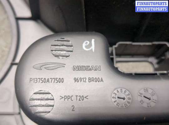 купить Пластик центральной консоли на Nissan Qashqai 2006-2013