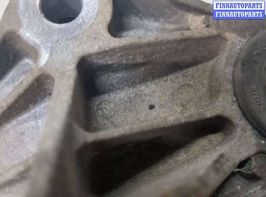 Кронштейн КПП на Ford Focus III
