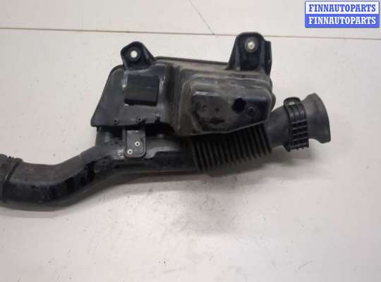 Воздухозаборник на Toyota Prius III