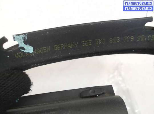 купить Уплотнитель на Volkswagen Golf 6 2009-2012