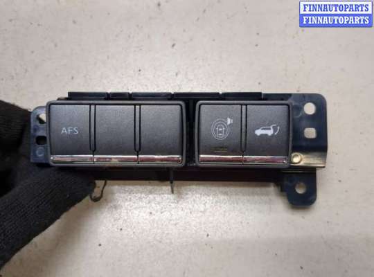купить Кнопка открывания багажника на Infiniti QX56 2010-2013