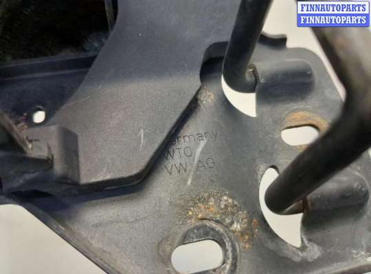 купить Замок капота на Volkswagen Touareg 2002-2007