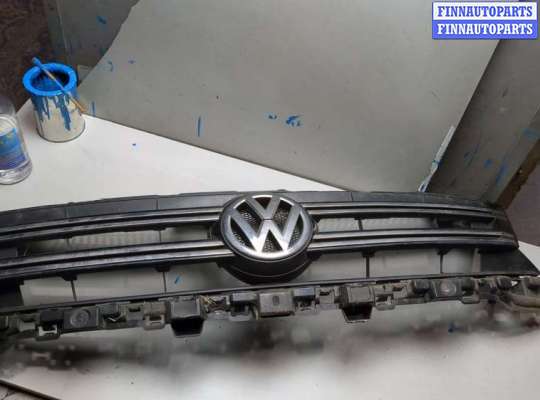 Решетка радиатора VG2749843 на Volkswagen Tiguan 2011-2018