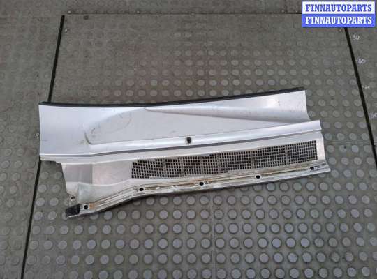 Жабо под дворники (дождевик) IFM3886 на Infiniti QX56 2004-2010