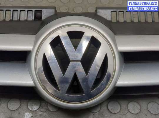 купить Решетка радиатора на Volkswagen Golf Plus