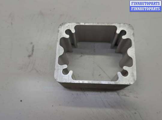 купить Кронштейн (лапа крепления) на Infiniti QX80 2014-2017