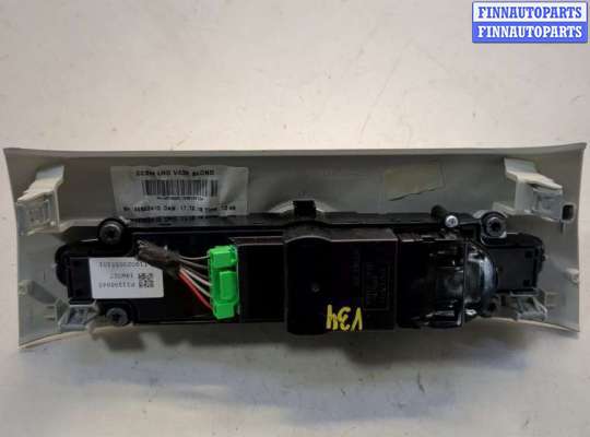 купить Панель управления магнитолой на Volvo V60 2018-