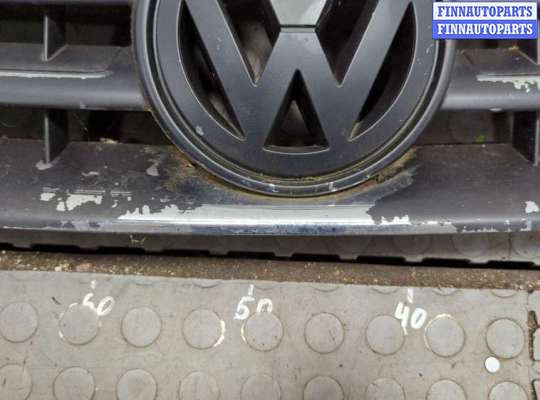 купить Решетка радиатора на Volkswagen Touareg 2002-2007