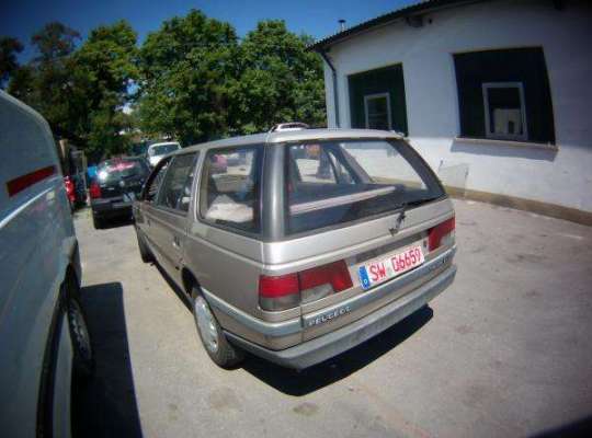 Peugeot 405
