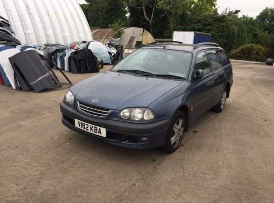 Toyota Avensis I