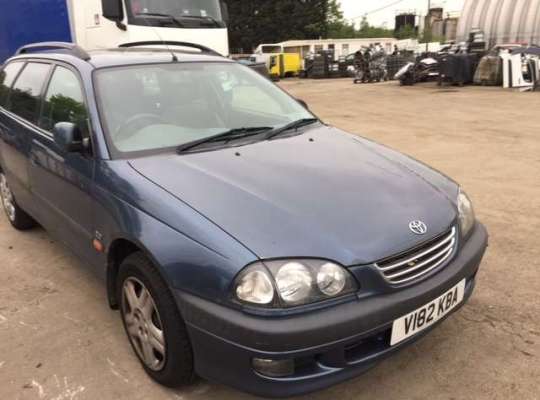 Toyota Avensis I