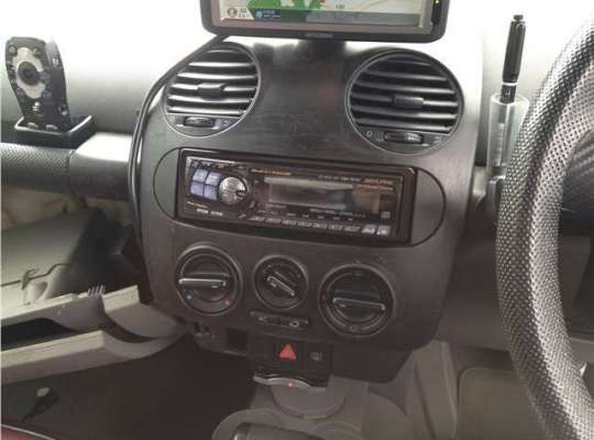 Volkswagen NEW Beetle (9C)