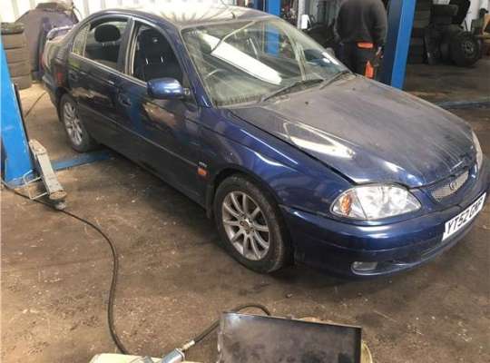 Toyota Avensis I
