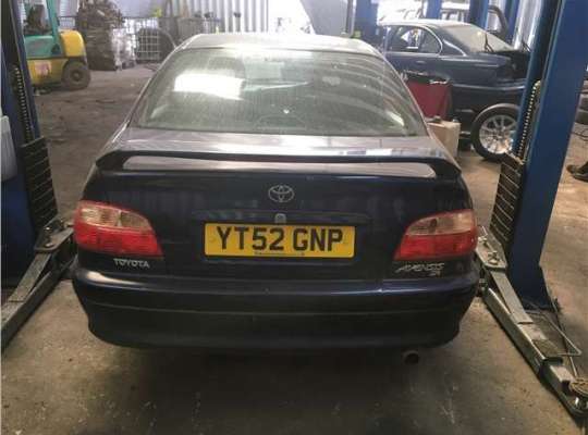 Toyota Avensis I