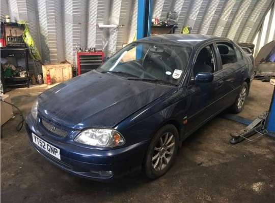 Toyota Avensis I